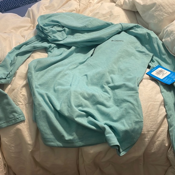 Blue Columbia sweater, new with tags - Picture 1 of 1